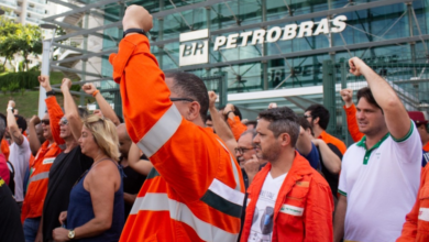 Photo of Petroleiros iniciam paralisações para pressionar Petrobras por reajuste salarial