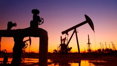 Photo of Preços do petróleo fecham em alta de 2% nesta terça-feira